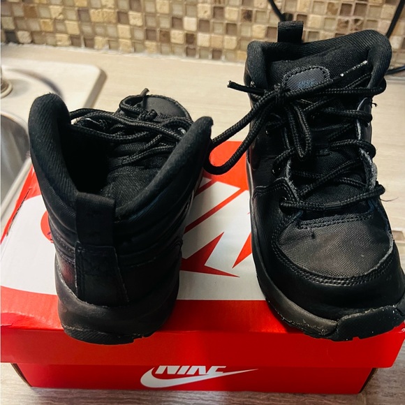 Black Nike Winter boots - Picture 3 of 4